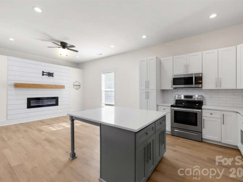 4309 Hovis Road, Charlotte, NC 28208.  MLS# CAR4420478, YatesRealty ID 50467. Open Layout Living and Kitchen