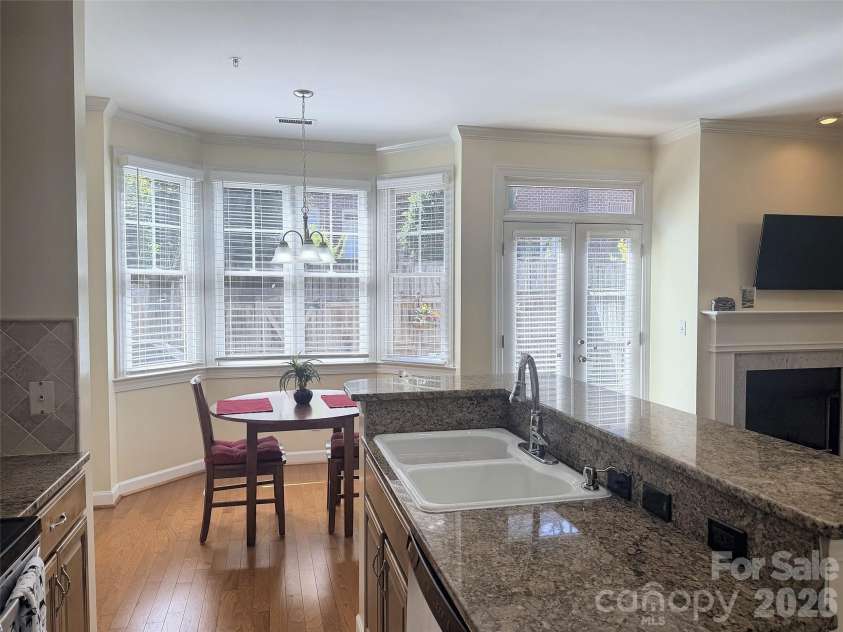 968 Park Slope Drive, Charlotte, NC 28209.  MLS# CAR4420864, YatesRealty ID 50468. Alt Dining/Kitchen