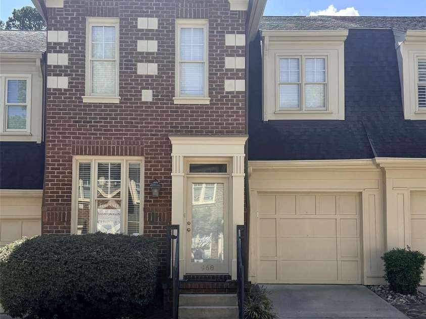 968 Park Slope Drive, Charlotte, NC 28209.  MLS# CAR4420864, YatesRealty ID 50468. Front