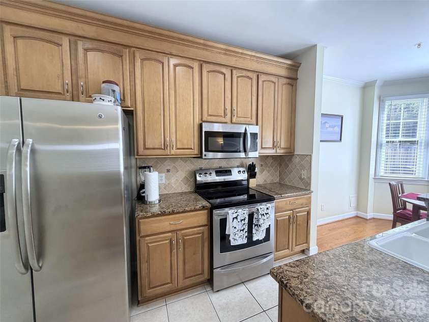 968 Park Slope Drive, Charlotte, NC 28209.  MLS# CAR4420864, YatesRealty ID 50468. Kitchen
