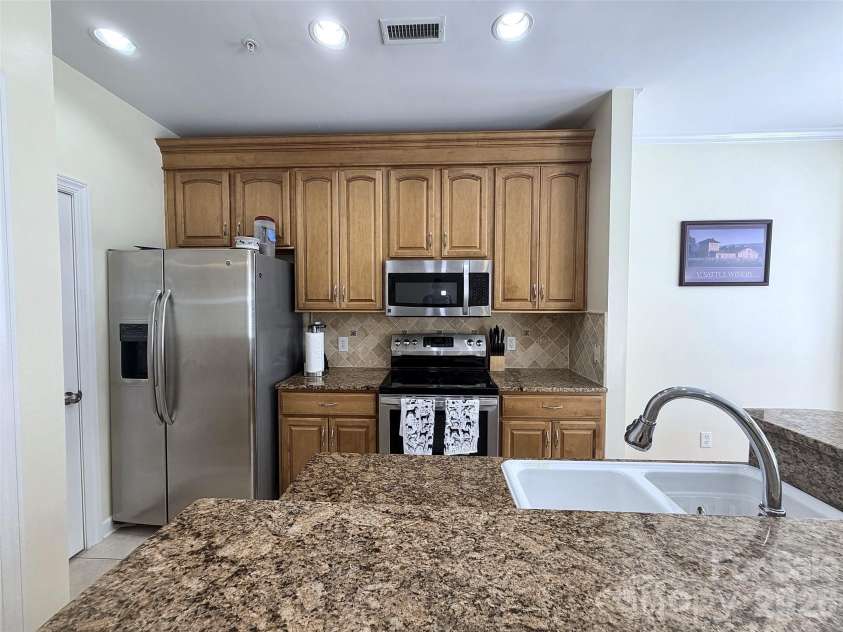968 Park Slope Drive, Charlotte, NC 28209.  MLS# CAR4420864, YatesRealty ID 50468. Kitchen