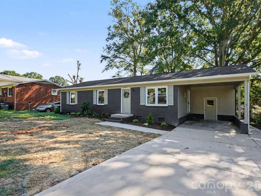 2920 Glendale Avenue, Kannapolis, NC 28081.  MLS# CAR4424056, YatesRealty ID 50469. 