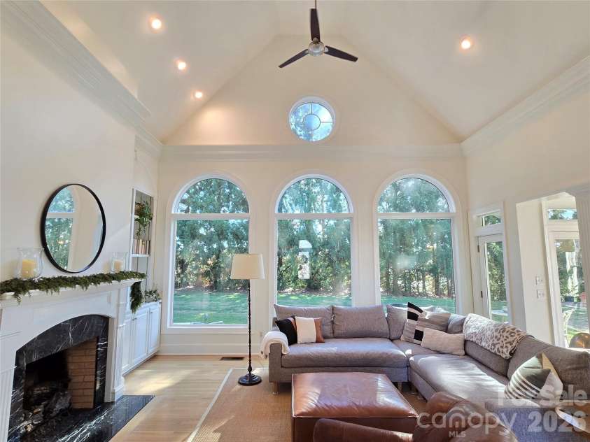 40 Shipwatch Drive, Hickory, NC 28601.  MLS# CAR4325763, YatesRealty ID 5047. 