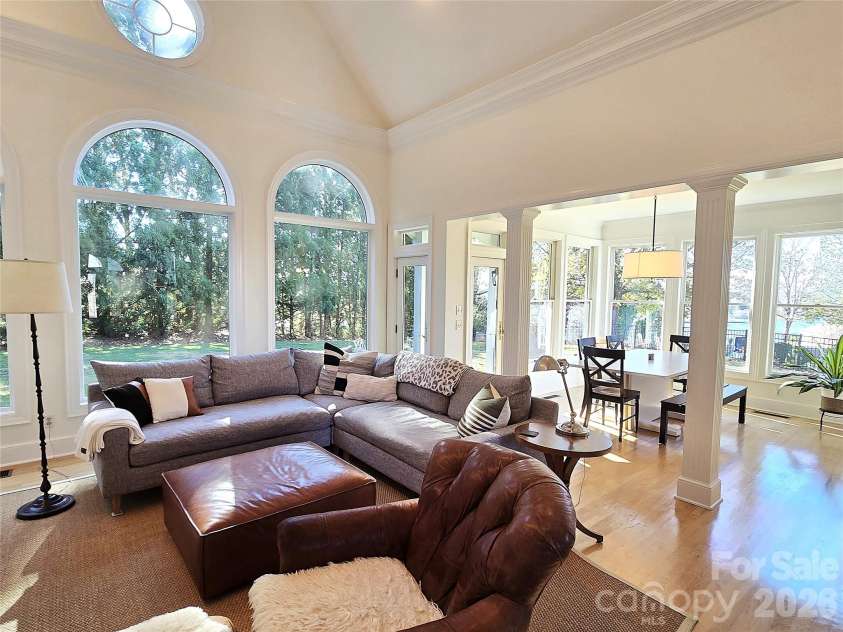 40 Shipwatch Drive, Hickory, NC 28601.  MLS# CAR4325763, YatesRealty ID 5047. 