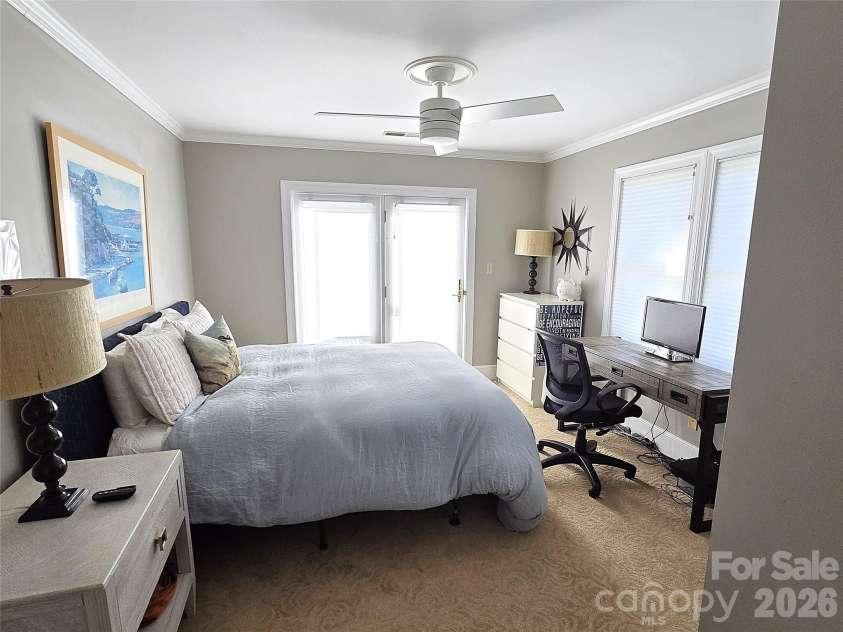 40 Shipwatch Drive, Hickory, NC 28601.  MLS# CAR4325763, YatesRealty ID 5047. 
