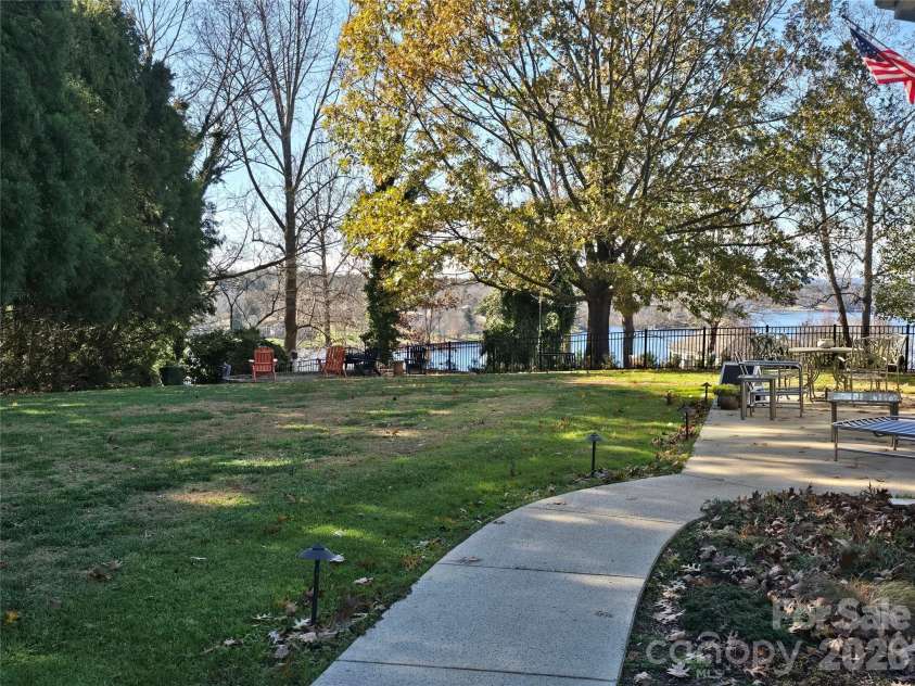 40 Shipwatch Drive, Hickory, NC 28601.  MLS# CAR4325763, YatesRealty ID 5047. 