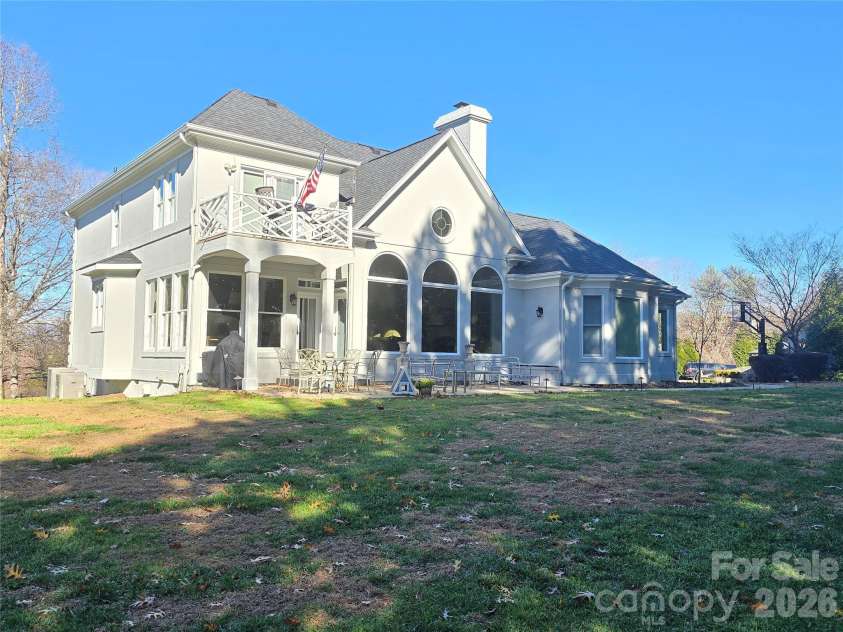 40 Shipwatch Drive, Hickory, NC 28601.  MLS# CAR4325763, YatesRealty ID 5047. 