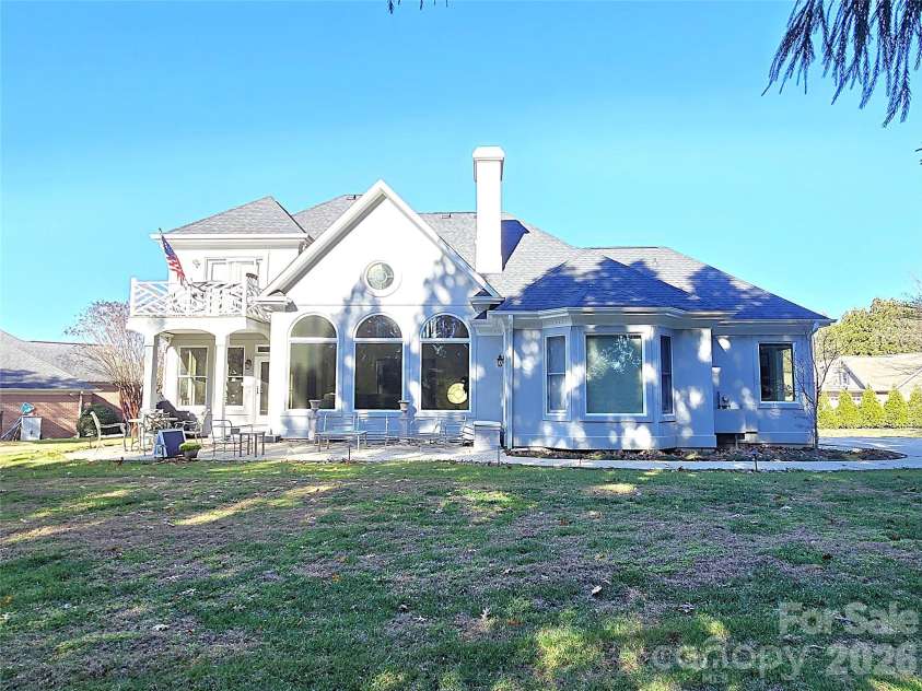 40 Shipwatch Drive, Hickory, NC 28601.  MLS# CAR4325763, YatesRealty ID 5047. 