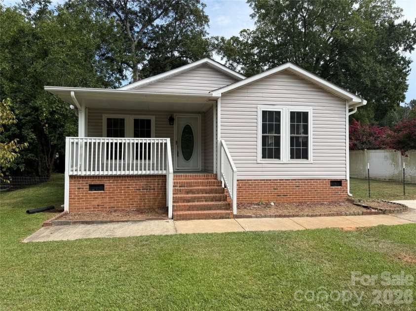 153 Loomis Street, Chester, SC 29706.  MLS# CAR4424061, YatesRealty ID 50470. 