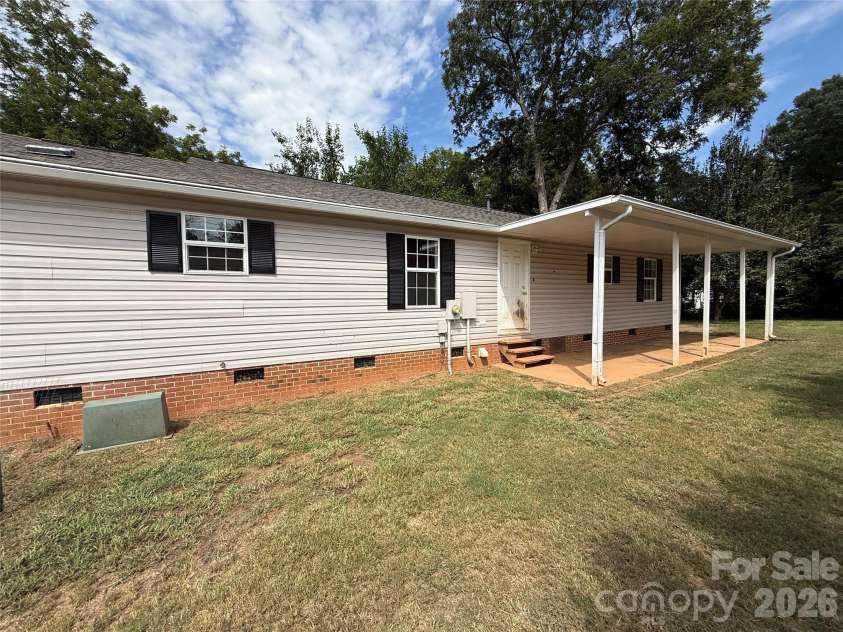 153 Loomis Street, Chester, SC 29706.  MLS# CAR4424061, YatesRealty ID 50470. 