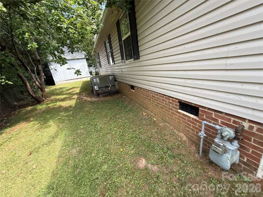 153 Loomis Street, Chester, SC 29706.  MLS# CAR4424061, YatesRealty ID 50470. 