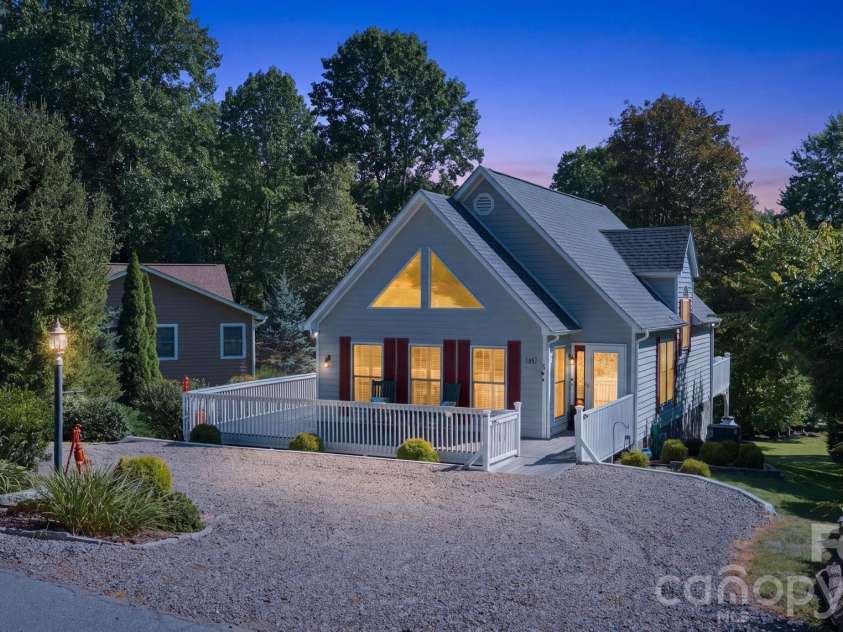 65 Airish Lane, Waynesville, NC 28785.  MLS# CAR4422647, YatesRealty ID 50471. 