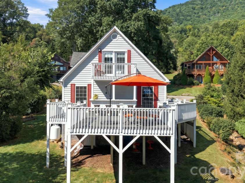 65 Airish Lane, Waynesville, NC 28785.  MLS# CAR4422647, YatesRealty ID 50471. 
