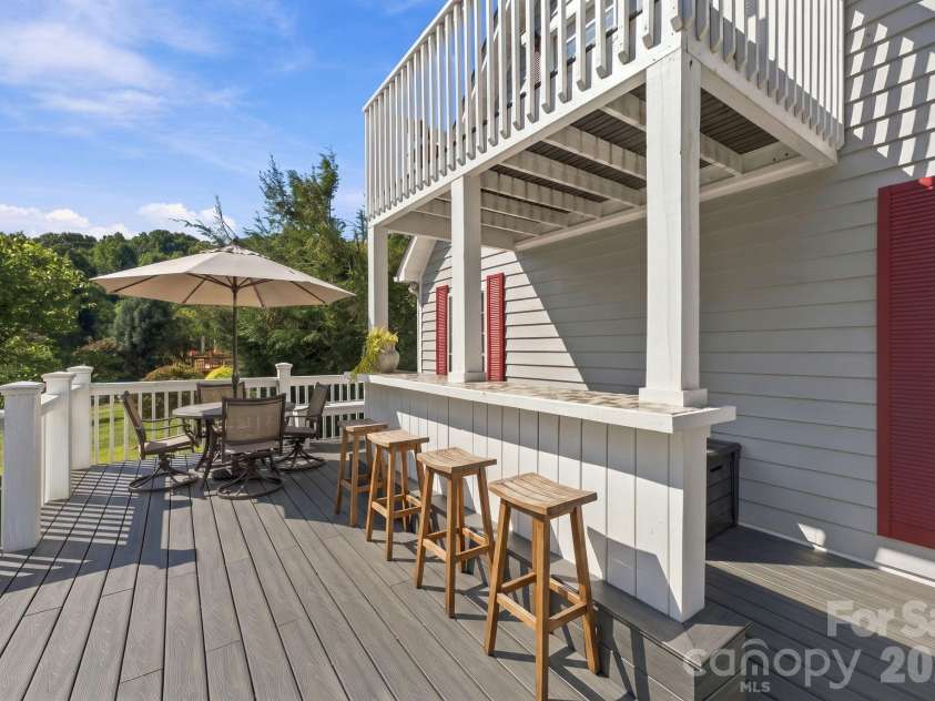65 Airish Lane, Waynesville, NC 28785.  MLS# CAR4422647, YatesRealty ID 50471. 