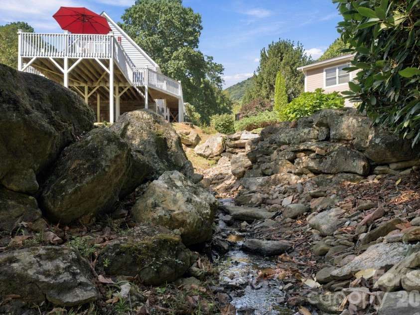 65 Airish Lane, Waynesville, NC 28785.  MLS# CAR4422647, YatesRealty ID 50471. 
