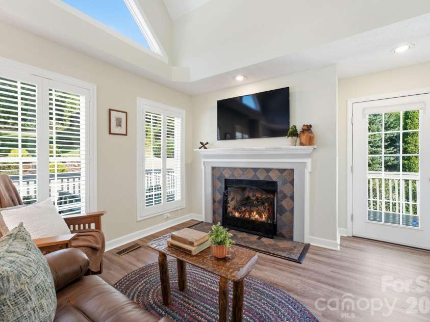65 Airish Lane, Waynesville, NC 28785.  MLS# CAR4422647, YatesRealty ID 50471. 