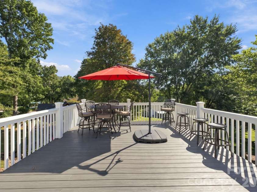 65 Airish Lane, Waynesville, NC 28785.  MLS# CAR4422647, YatesRealty ID 50471. 