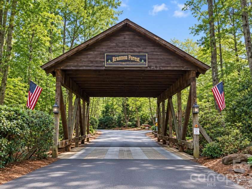 65 Airish Lane, Waynesville, NC 28785.  MLS# CAR4422647, YatesRealty ID 50471. 