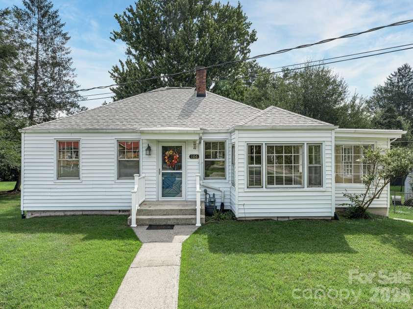 106 Green Acres Avenue, Brevard, NC 28712.  MLS# CAR4388358, YatesRealty ID 50472. 