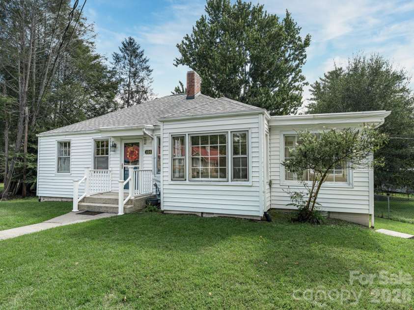 106 Green Acres Avenue, Brevard, NC 28712.  MLS# CAR4388358, YatesRealty ID 50472. 