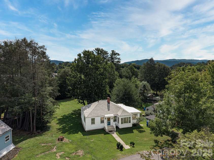 106 Green Acres Avenue, Brevard, NC 28712.  MLS# CAR4388358, YatesRealty ID 50472. 
