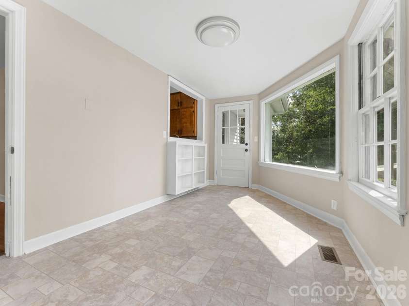 106 Green Acres Avenue, Brevard, NC 28712.  MLS# CAR4388358, YatesRealty ID 50472. 