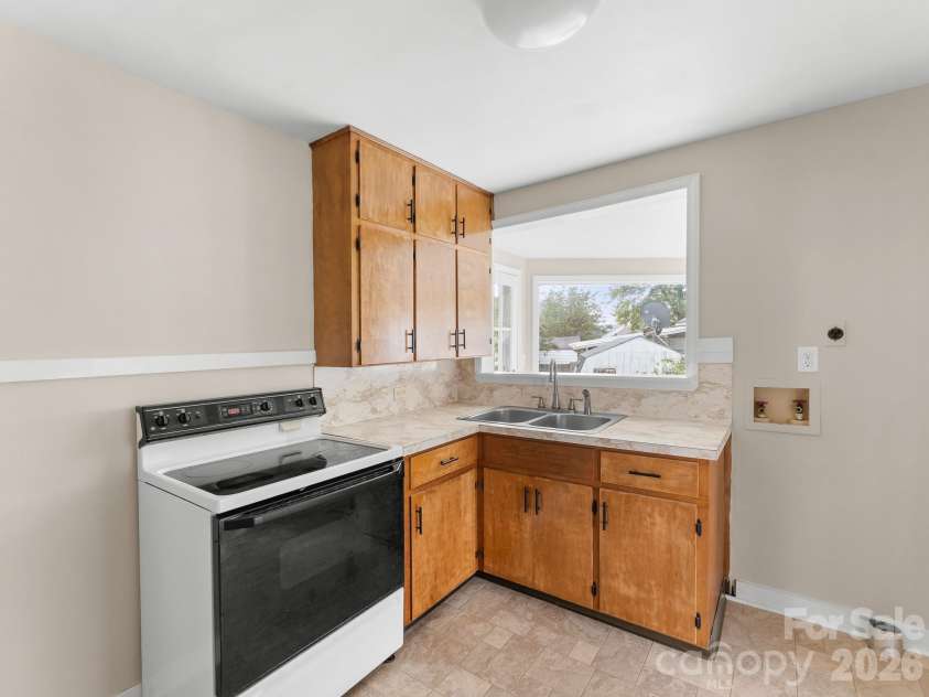 106 Green Acres Avenue, Brevard, NC 28712.  MLS# CAR4388358, YatesRealty ID 50472. 