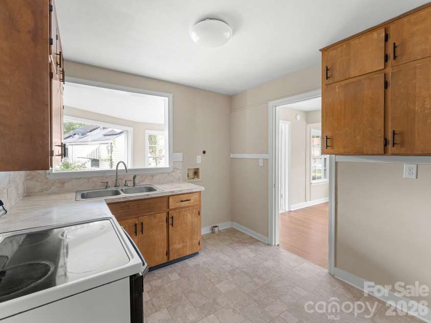 106 Green Acres Avenue, Brevard, NC 28712.  MLS# CAR4388358, YatesRealty ID 50472. 