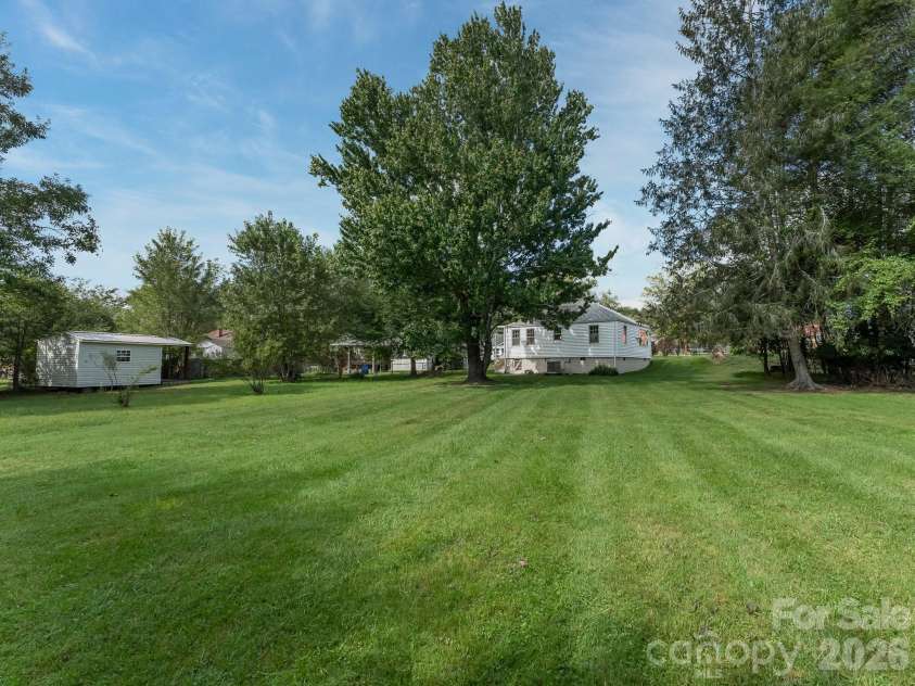 106 Green Acres Avenue, Brevard, NC 28712.  MLS# CAR4388358, YatesRealty ID 50472. 
