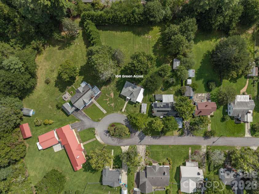 106 Green Acres Avenue, Brevard, NC 28712.  MLS# CAR4388358, YatesRealty ID 50472. 
