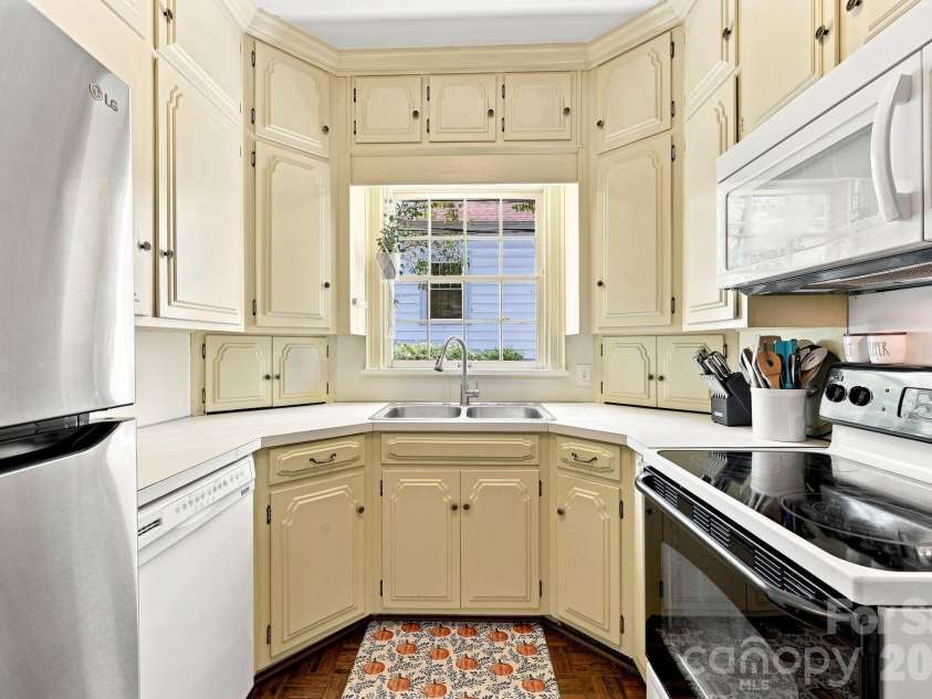 70 Edgewood Avenue, Concord, NC 28025.  MLS# CAR4423663, YatesRealty ID 50476. 