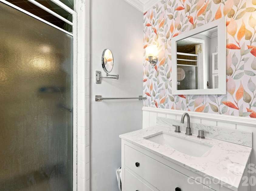 70 Edgewood Avenue, Concord, NC 28025.  MLS# CAR4423663, YatesRealty ID 50476. 