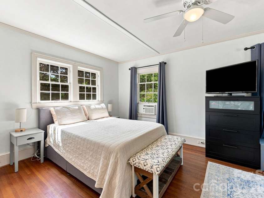 70 Edgewood Avenue, Concord, NC 28025.  MLS# CAR4423663, YatesRealty ID 50476. 