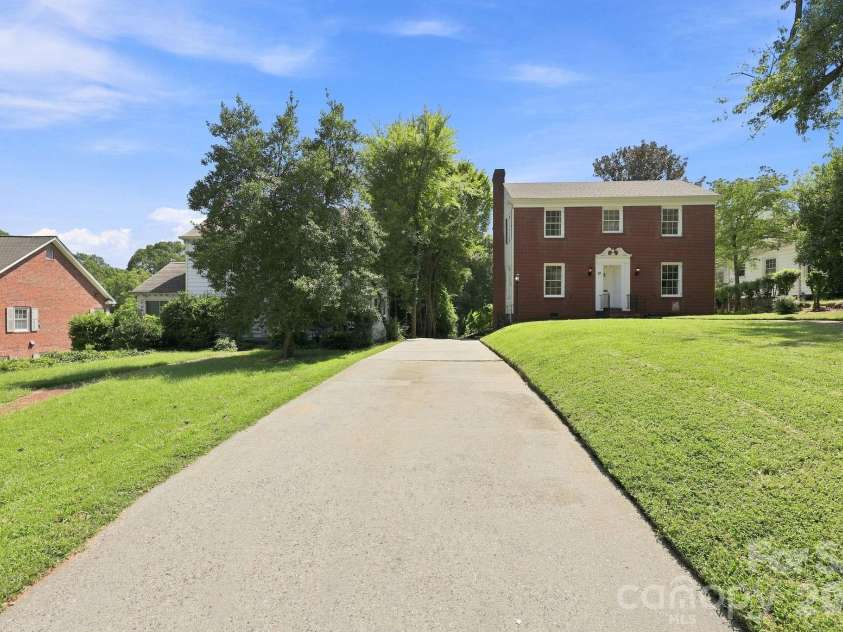 70 Edgewood Avenue, Concord, NC 28025.  MLS# CAR4423663, YatesRealty ID 50476. 