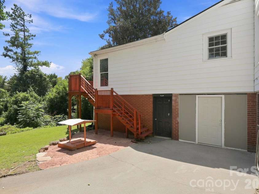 70 Edgewood Avenue, Concord, NC 28025.  MLS# CAR4423663, YatesRealty ID 50476. 