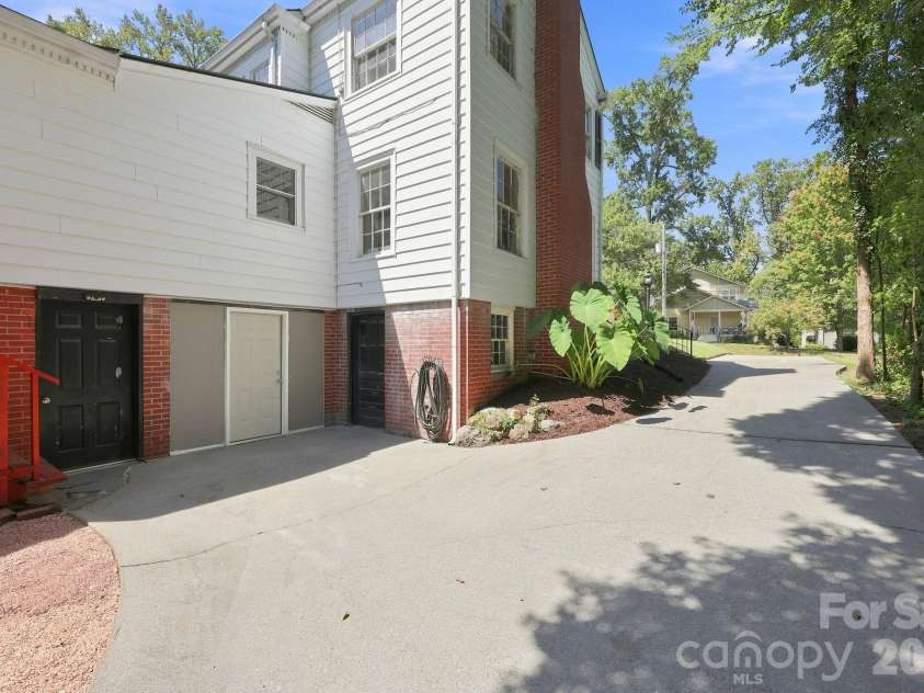 70 Edgewood Avenue, Concord, NC 28025.  MLS# CAR4423663, YatesRealty ID 50476. 