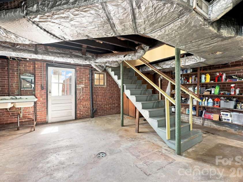 70 Edgewood Avenue, Concord, NC 28025.  MLS# CAR4423663, YatesRealty ID 50476. 
