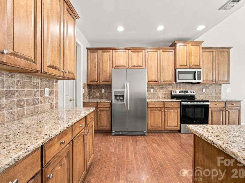 6208 Metter Street, Charlotte, NC 28270.  MLS# CAR4423765, YatesRealty ID 50477. 