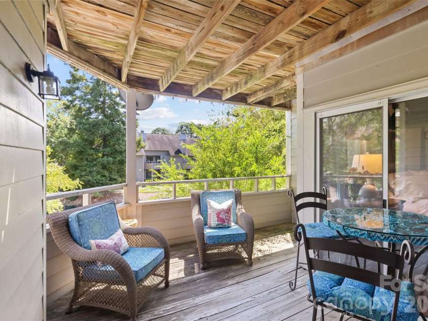 2508 Stradbrook Drive, Charlotte, NC 28210.  MLS# CAR4423800, YatesRealty ID 50478. 