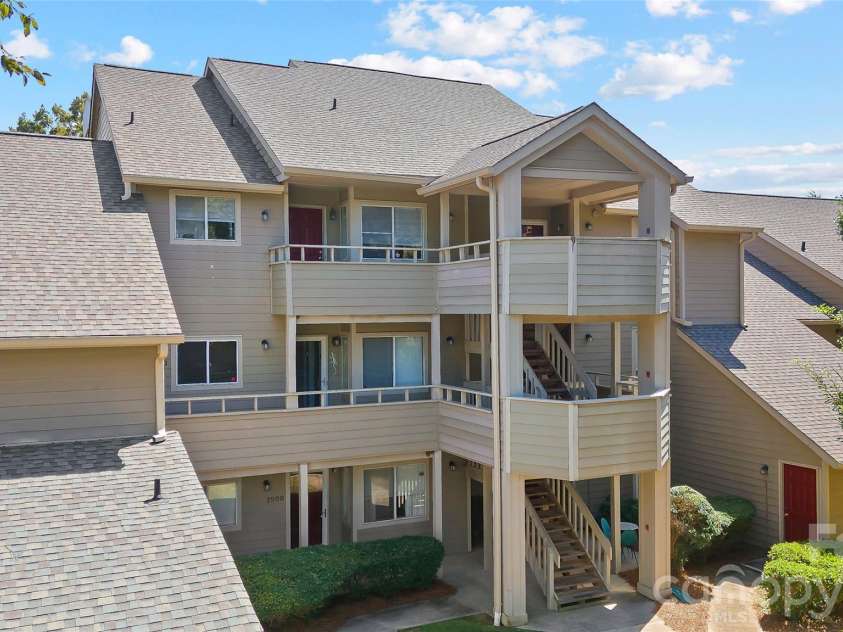 2508 Stradbrook Drive, Charlotte, NC 28210.  MLS# CAR4423800, YatesRealty ID 50478. 