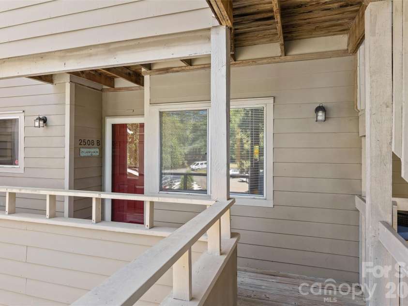 2508 Stradbrook Drive, Charlotte, NC 28210.  MLS# CAR4423800, YatesRealty ID 50478. 