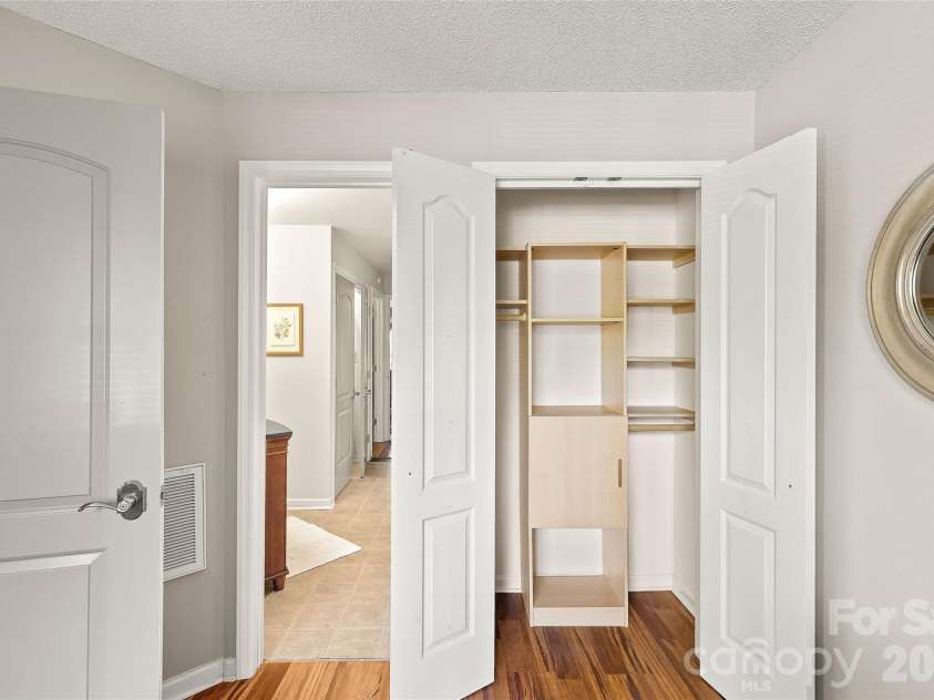 2508 Stradbrook Drive, Charlotte, NC 28210.  MLS# CAR4423800, YatesRealty ID 50478. 