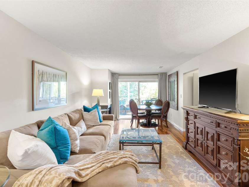 2508 Stradbrook Drive, Charlotte, NC 28210.  MLS# CAR4423800, YatesRealty ID 50478. 