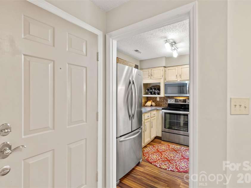 2508 Stradbrook Drive, Charlotte, NC 28210.  MLS# CAR4423800, YatesRealty ID 50478. 