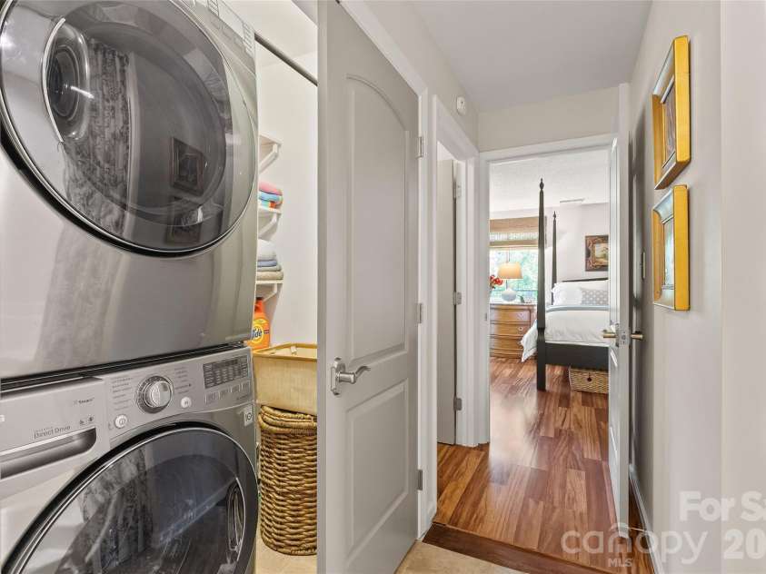 2508 Stradbrook Drive, Charlotte, NC 28210.  MLS# CAR4423800, YatesRealty ID 50478. 