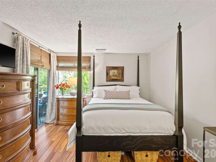 2508 Stradbrook Drive, Charlotte, NC 28210.  MLS# CAR4423800, YatesRealty ID 50478. 