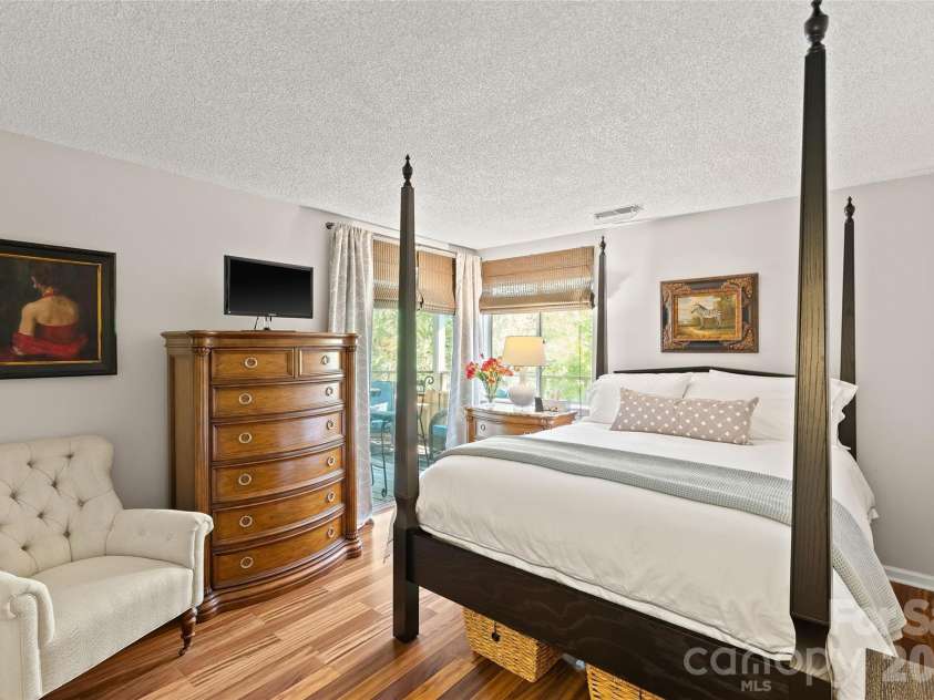 2508 Stradbrook Drive, Charlotte, NC 28210.  MLS# CAR4423800, YatesRealty ID 50478. 