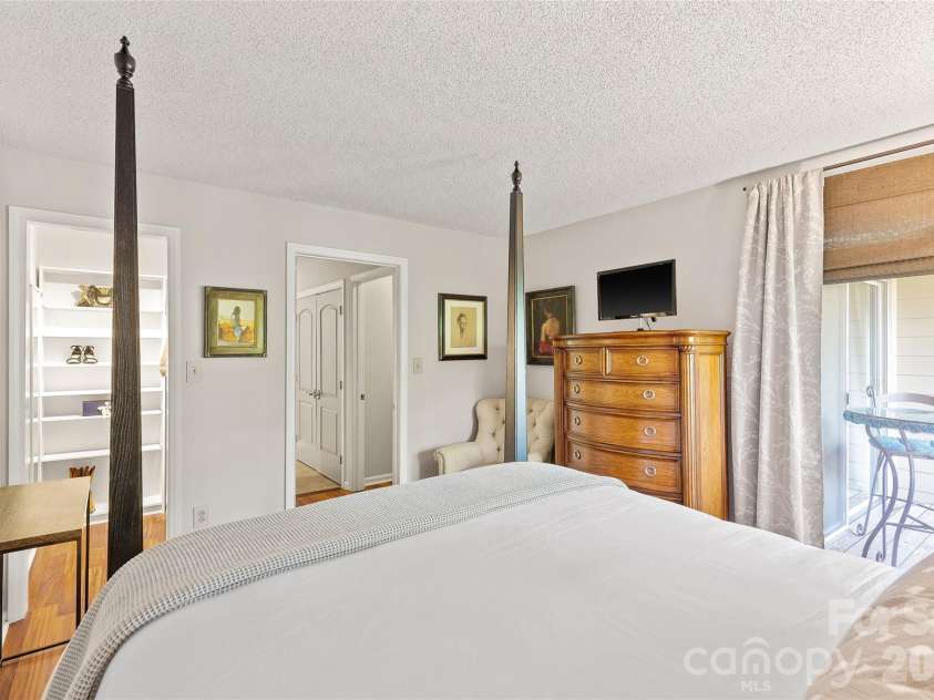 2508 Stradbrook Drive, Charlotte, NC 28210.  MLS# CAR4423800, YatesRealty ID 50478. 