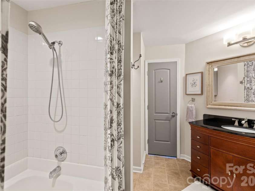 2508 Stradbrook Drive, Charlotte, NC 28210.  MLS# CAR4423800, YatesRealty ID 50478. 