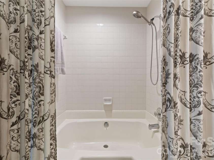 2508 Stradbrook Drive, Charlotte, NC 28210.  MLS# CAR4423800, YatesRealty ID 50478. 